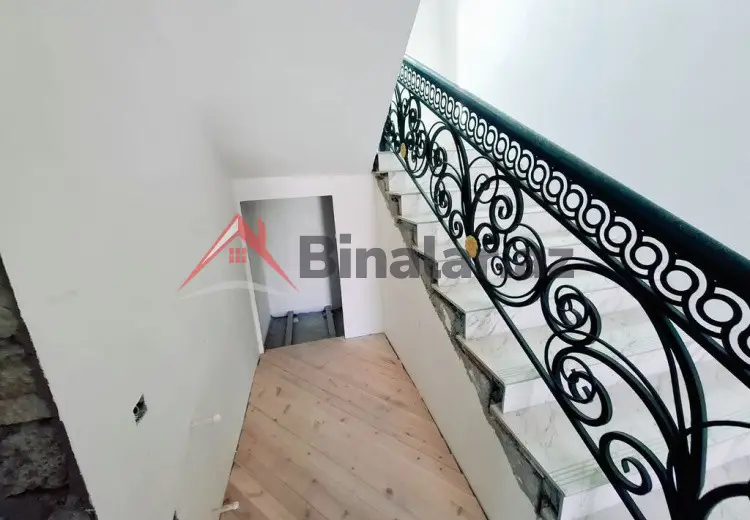 6 otaqlı mənzil Satılır, Qəbələ