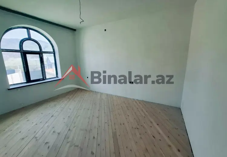 6 otaqlı mənzil Satılır, Qəbələ