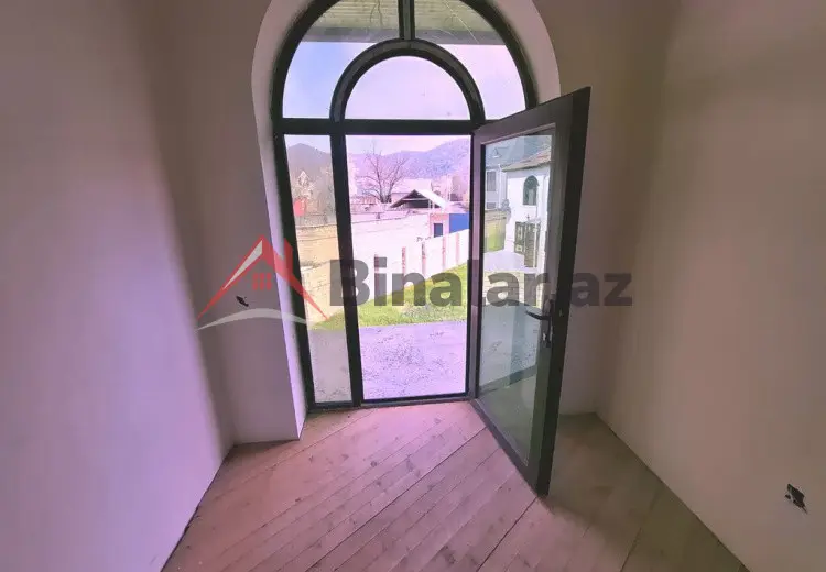 6 otaqlı mənzil Satılır, Qəbələ