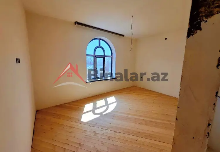 6 otaqlı mənzil Satılır, Qəbələ
