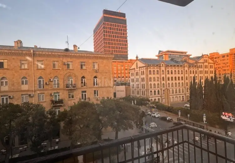 3 otaqlı mənzil Kirayə (aylıq), Sahil qəs., Nəsimi, Bakı