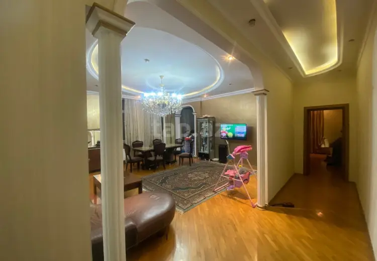 1 000 AZN - 3 otaqlı mənzil Kirayə (aylıq), Bakı