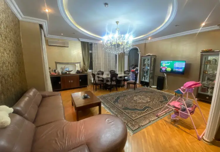 1 000 AZN - 3 otaqlı mənzil Kirayə (aylıq), Bakı