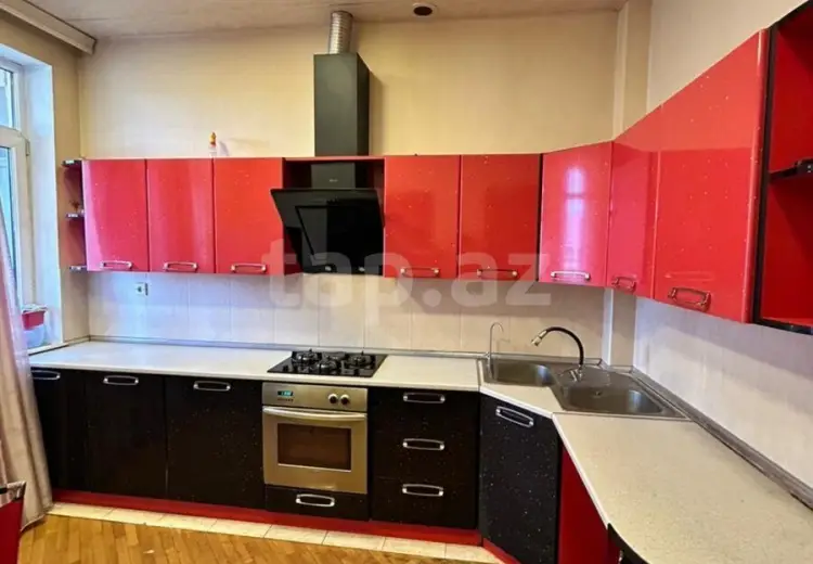 1 000 AZN - 3 otaqlı mənzil Kirayə (aylıq), Bakı