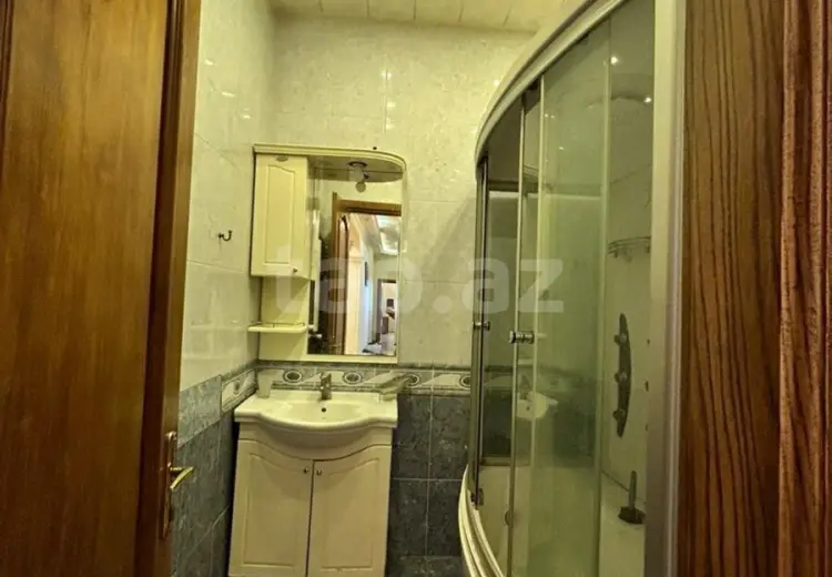 1 000 AZN - 3 otaqlı mənzil Kirayə (aylıq), Bakı