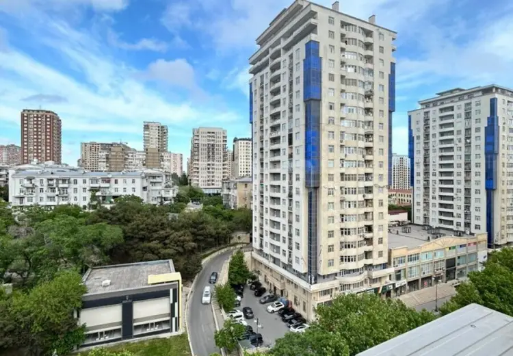 1 000 AZN - 3 otaqlı mənzil Kirayə (aylıq), Bakı
