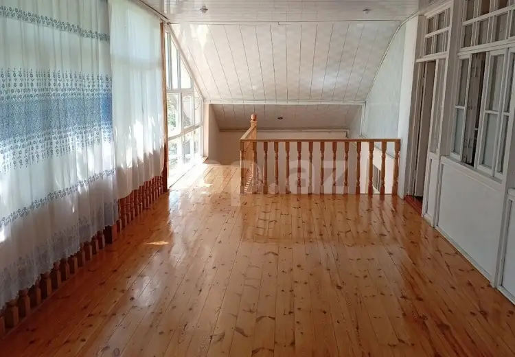 9 otaqlı mənzil , Şəki