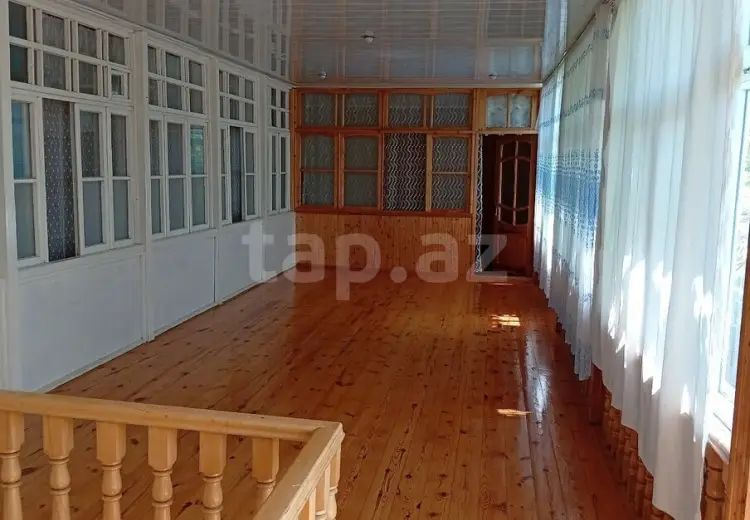 9 otaqlı mənzil , Şəki