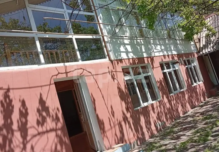 9 otaqlı mənzil , Şəki
