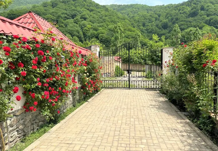 5 otaqlı mənzil Satılır, Qəbələ