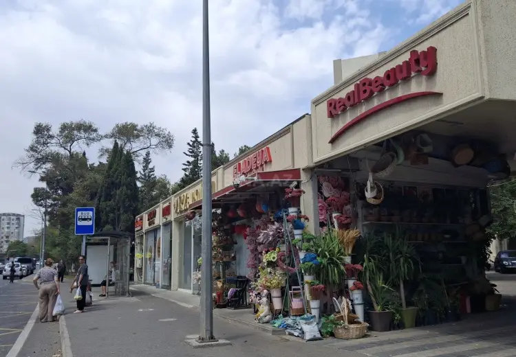 37 m² Obyekt / Ofis Satılır, 8-ci mikrorayon, Binəqədi, Bakı