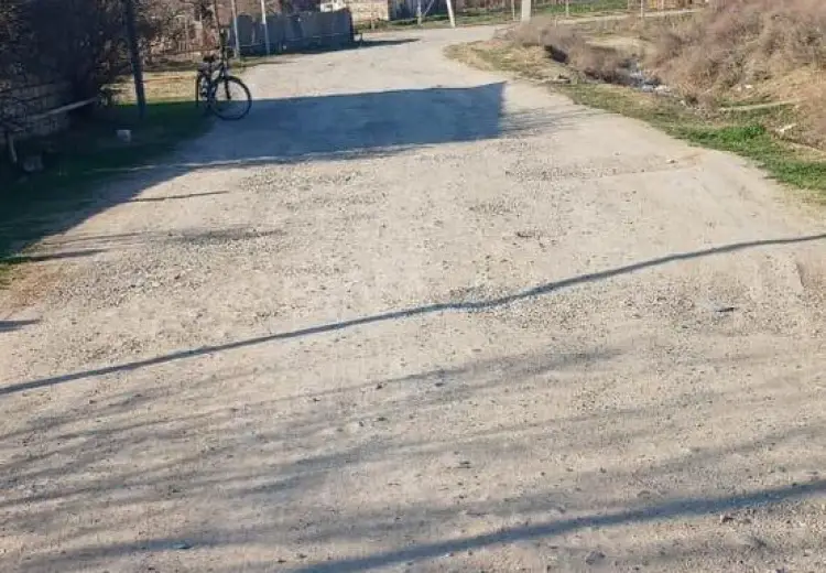 100 sot Torpaq Satılır, Siyəzən