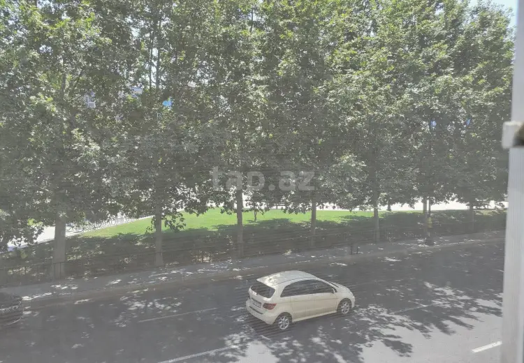 9 otaqlı mənzil , Bakı
