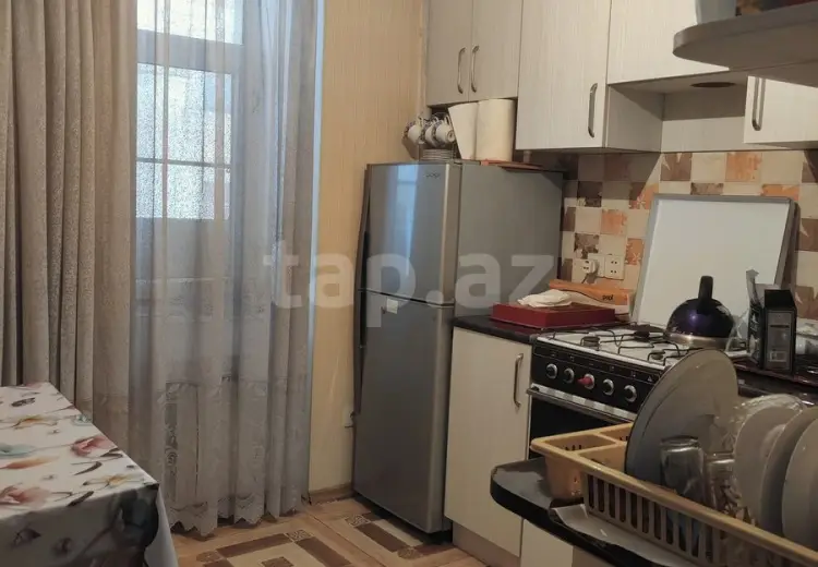 9 otaqlı mənzil , Bakı