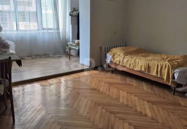 9 otaqlı mənzil , Bakı