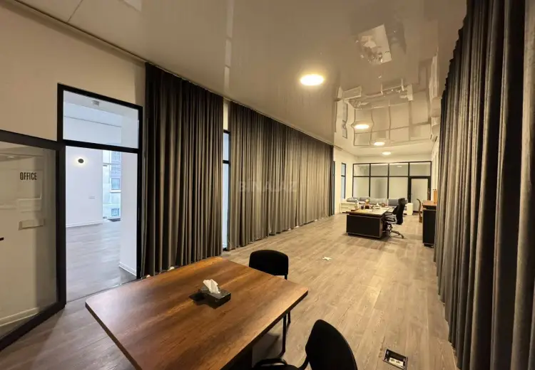 250 m² Obyekt / Ofis Satılır, Səbail, Bakı