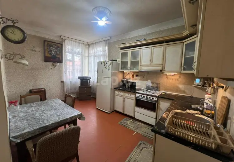 10 otaqlı mənzil , Gəncə