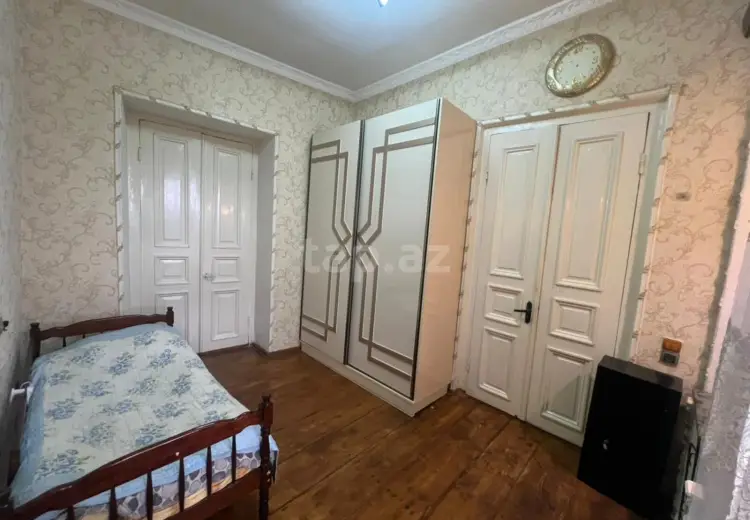 10 otaqlı mənzil , Gəncə