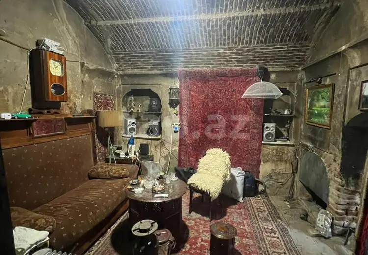10 otaqlı mənzil , Gəncə