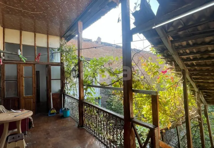 10 otaqlı mənzil , Gəncə