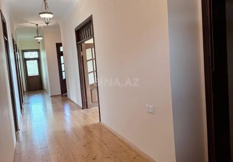 8 otaqlı mənzil Satılır, Şamaxı