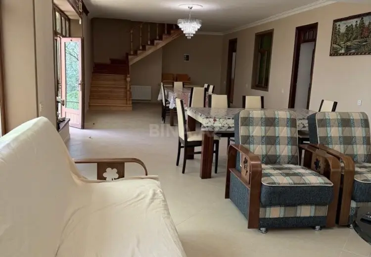 8 otaqlı mənzil Satılır, Şamaxı