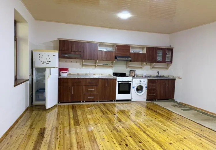 8 otaqlı mənzil Satılır, Şamaxı