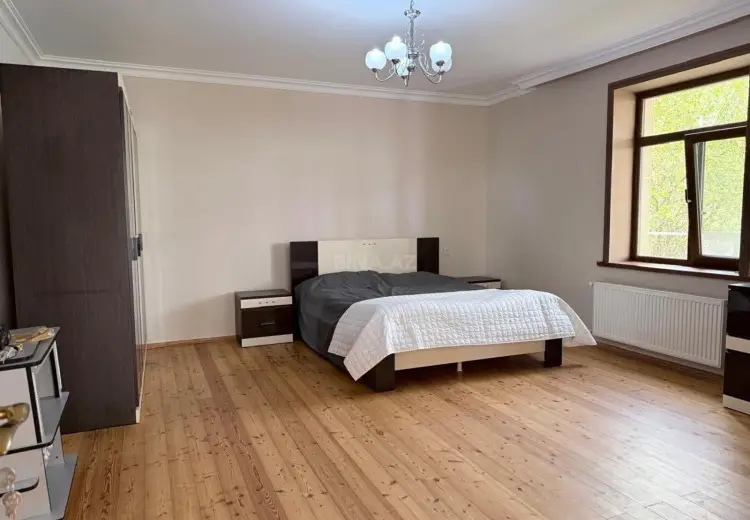 8 otaqlı mənzil Satılır, Şamaxı