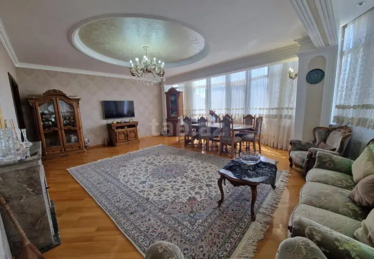 4 otaqlı mənzil , Bakı
