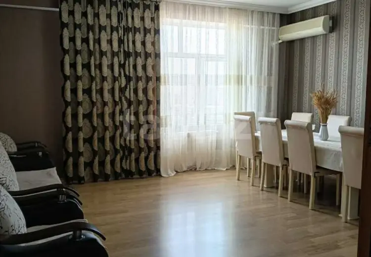4 otaqlı mənzil , Bakı