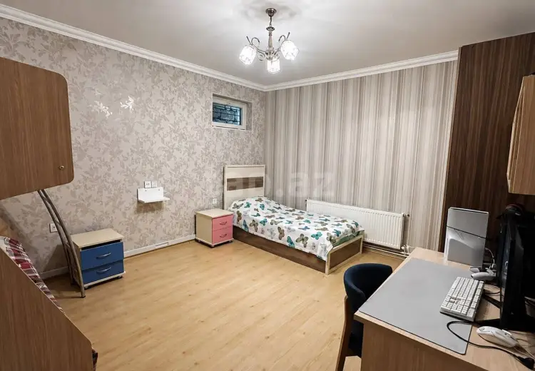 11 otaqlı mənzil , Xırdalan