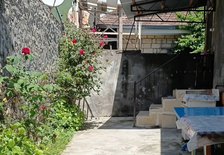 2 otaqlı mənzil Satılır, Şəki