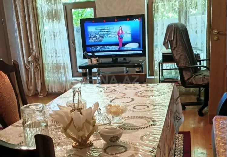 2 otaqlı mənzil Satılır, Şəki