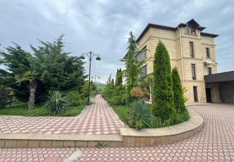 10 otaqlı mənzil , Şamaxı