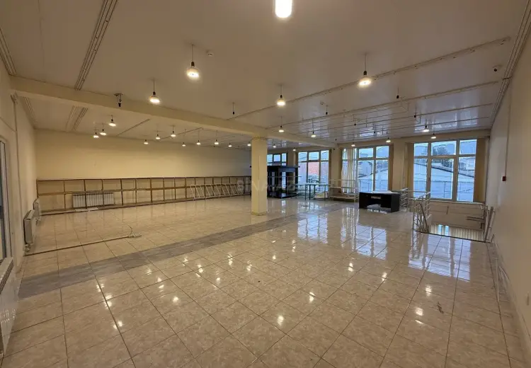 360 m² Obyekt / Ofis Kirayə (aylıq), Qusar