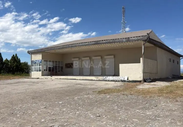 286 m² Obyekt / Ofis Satılır, Ucar