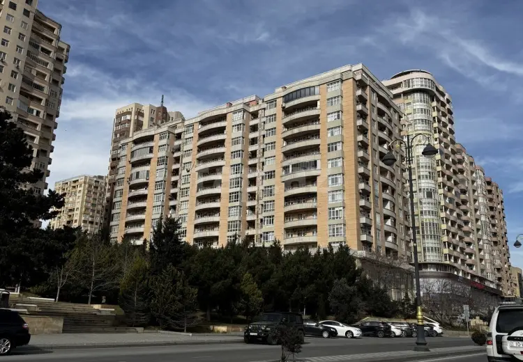 3 otaqlı mənzil , Bakı