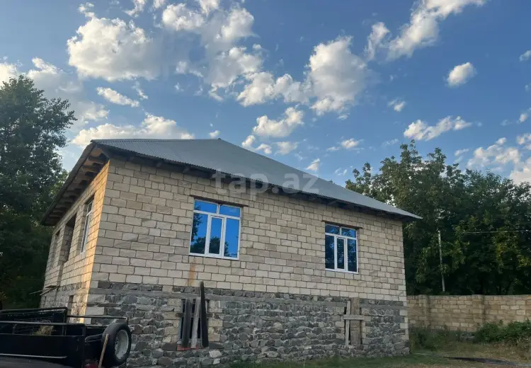 4 otaqlı mənzil , Şəki