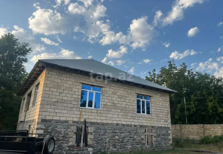 4 otaqlı mənzil , Şəki