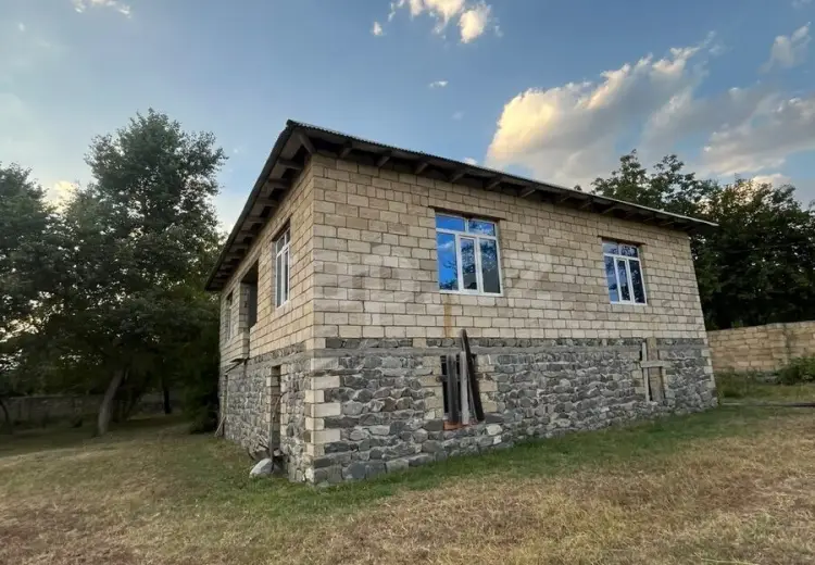 4 otaqlı mənzil , Şəki