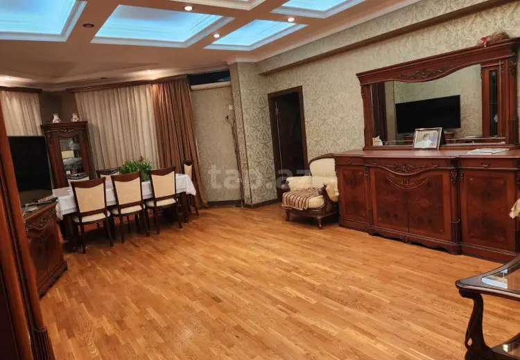 1 400 AZN - 5 otaqlı mənzil Kirayə (aylıq), Bakı