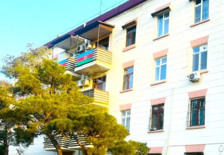 3 otaqlı mənzil , Bakı