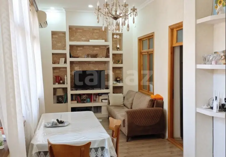 450 000 AZN - 8 otaqlı mənzil , Yeni Yasamal qəs., Yasamal, Bakı