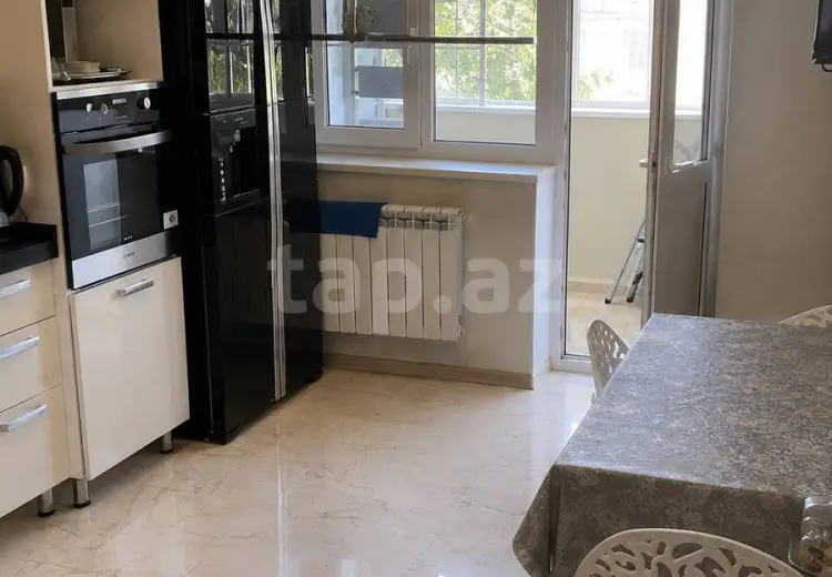 3 otaqlı mənzil , Bakı