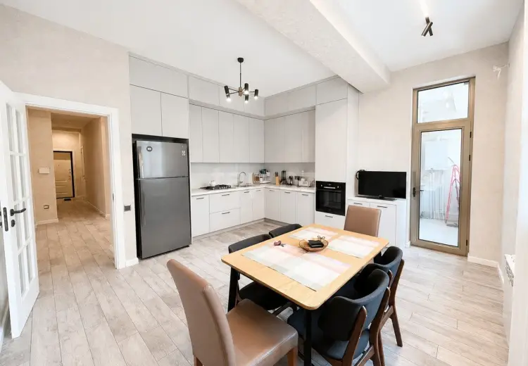3 otaqlı mənzil , Bakı
