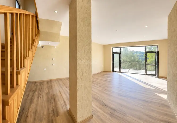 6 otaqlı mənzil Satılır, Quba