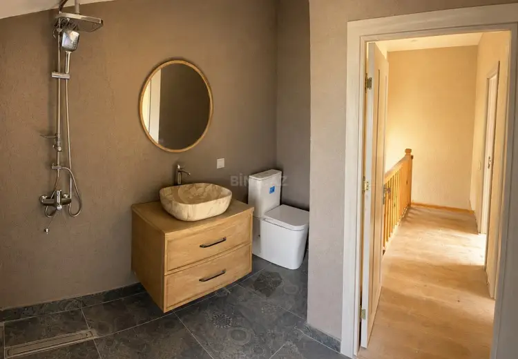6 otaqlı mənzil Satılır, Quba