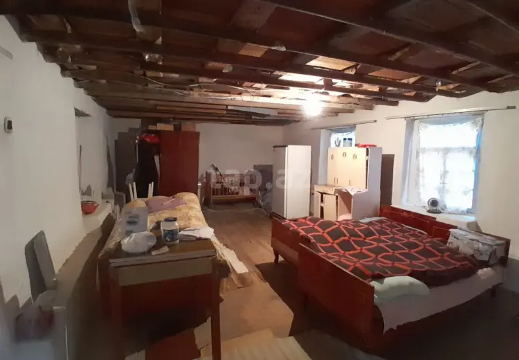 6 otaqlı mənzil , Siyəzən