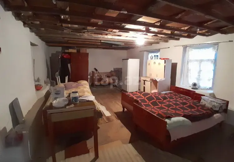 6 otaqlı mənzil , Siyəzən