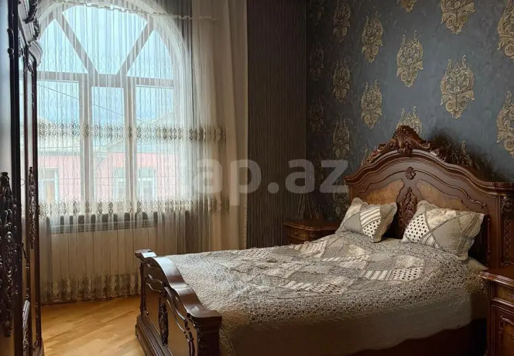8 otaqlı mənzil , Gəncə